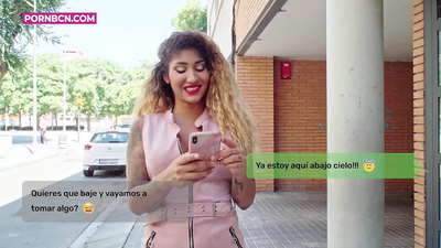 Nevjerna žena sprema se jako poševiti svog mladog ljubavnika dok joj muž radi. Latina s sisama i velikim dupetom. Venera Afrodita.